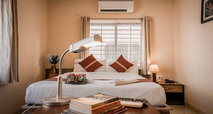 Ostro Inn New Town Room Type - Deluxe Room