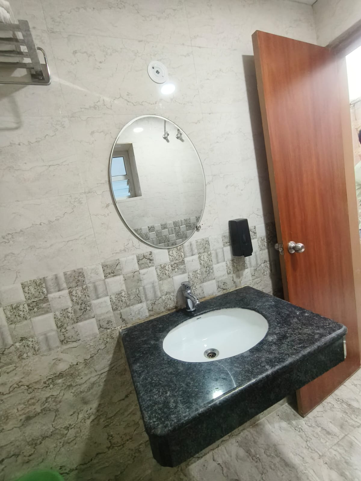 Keshavam Abhinandana Guest house - Tap to explore photos
