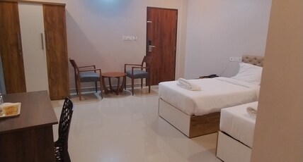GATEWAY AIRPORT HOTEL Room Type - Deluxe Room