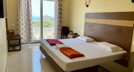 Hotel SunRock Room Type - Double Bed with Balcony City and Sea View