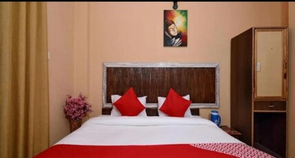 Hotel arvind Room Type - Deluxe Double Room
