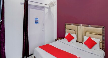 Hotel O SS hotel Room Type - Classic