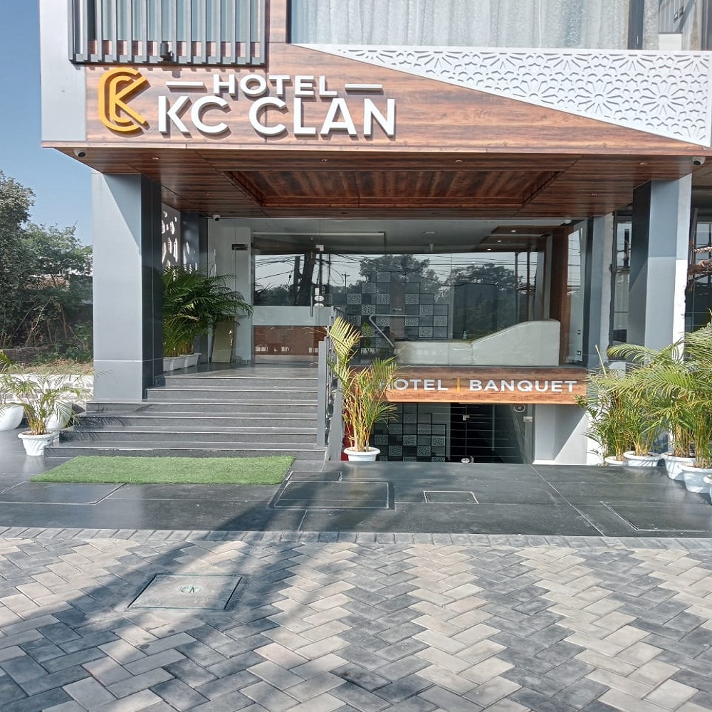 Hotel AKC - Tap to explore photos