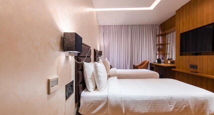 HOTEL GRAND DHILLON Room Type - Executive Room