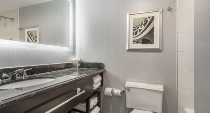 DoubleTree by Hilton Williamsburg Room Type - 2 QUEEN BEDS NONSMOKING