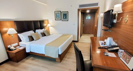 Peerless Hotel Kolkata Room Type - Deluxe Room