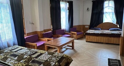 WhiteStone Pulga Room Type - 2 Double bed Suite with balcony