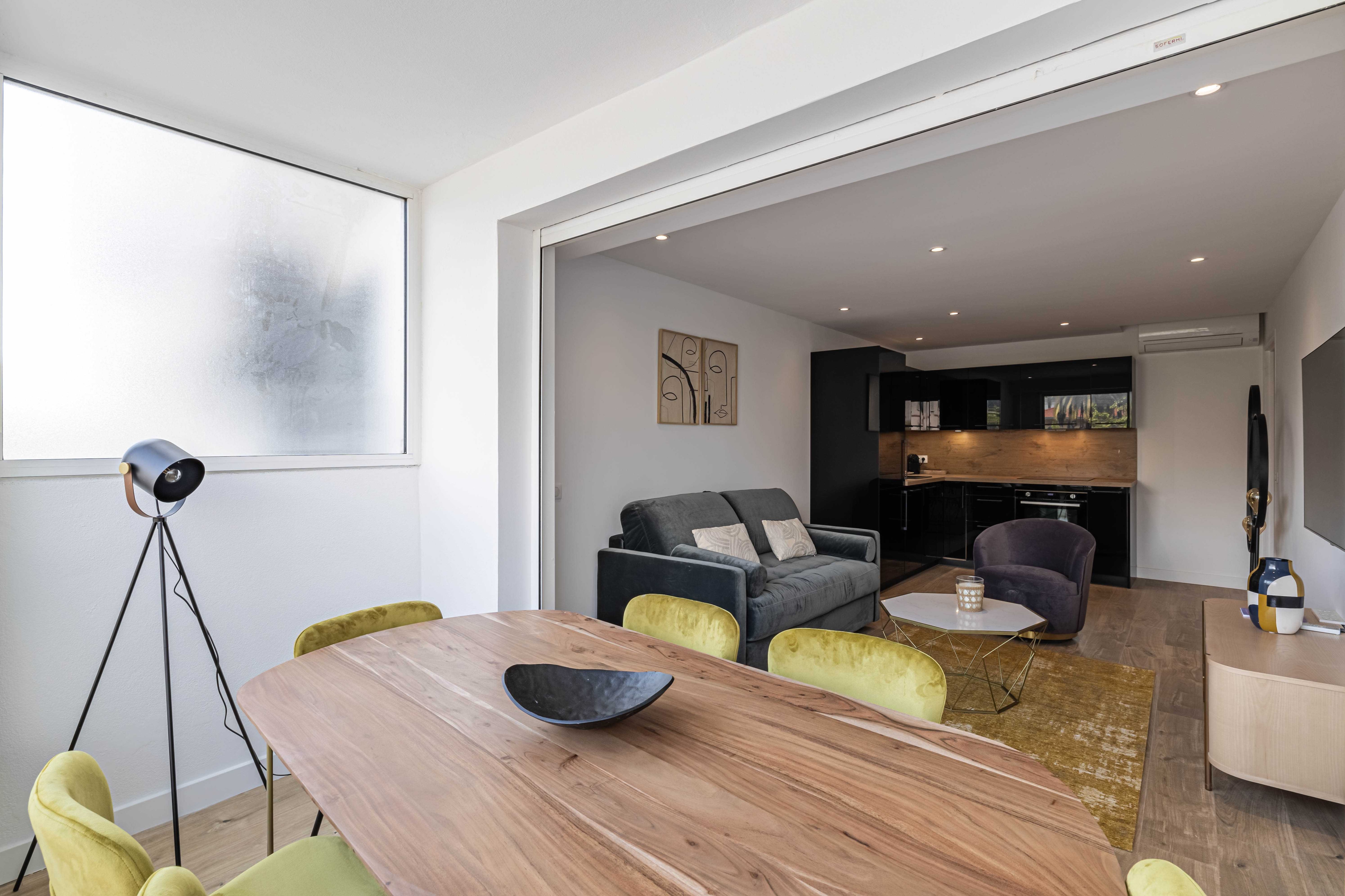 Magnificent 3room apartment quiet balcony - Tap to explore photos