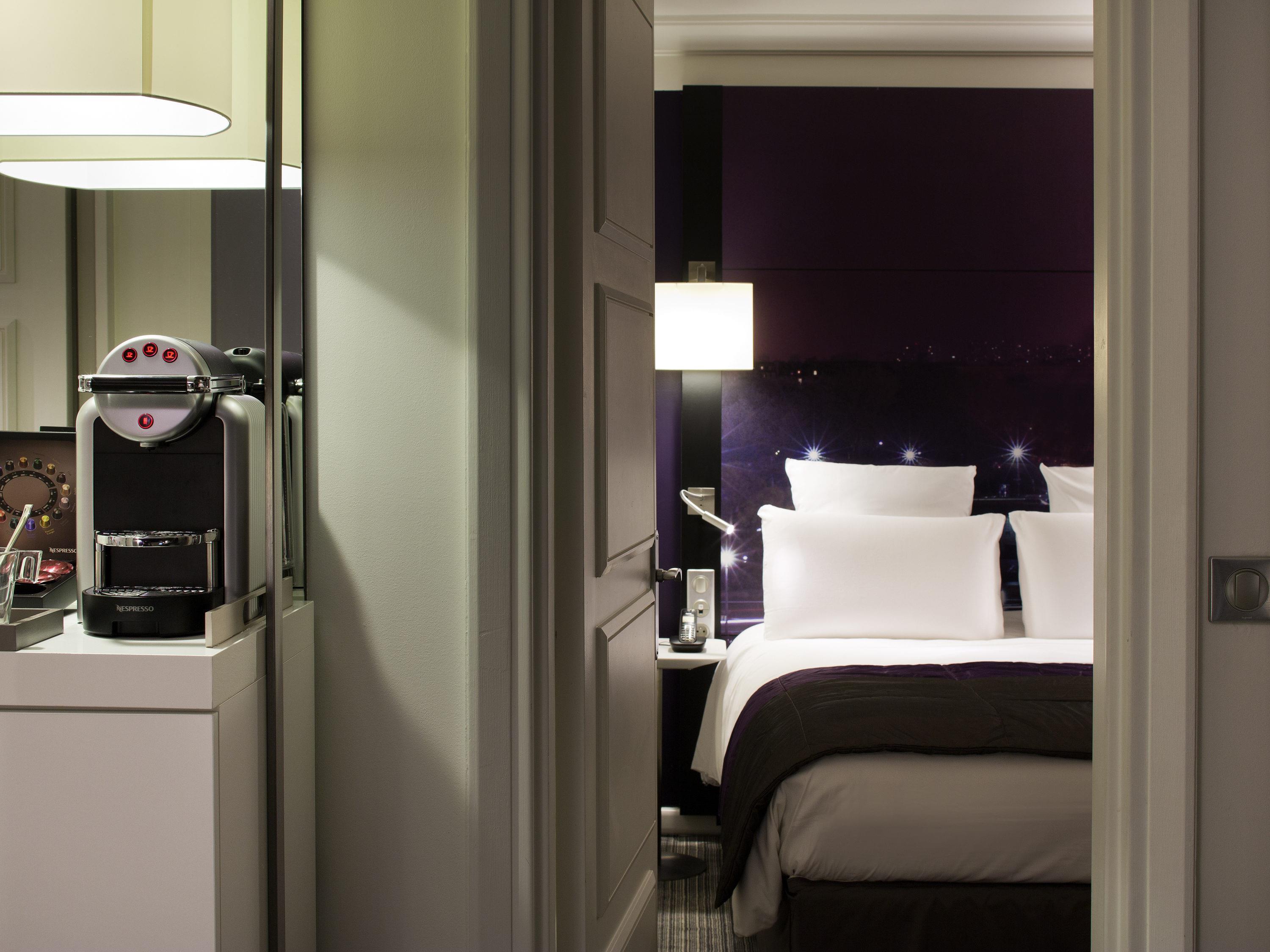 Mercure Paris Centre Tour Eiffel - Tap to explore photos
