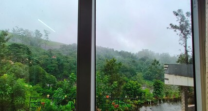 The Paradise view stay- Valparai Room Type - Deluxe Room