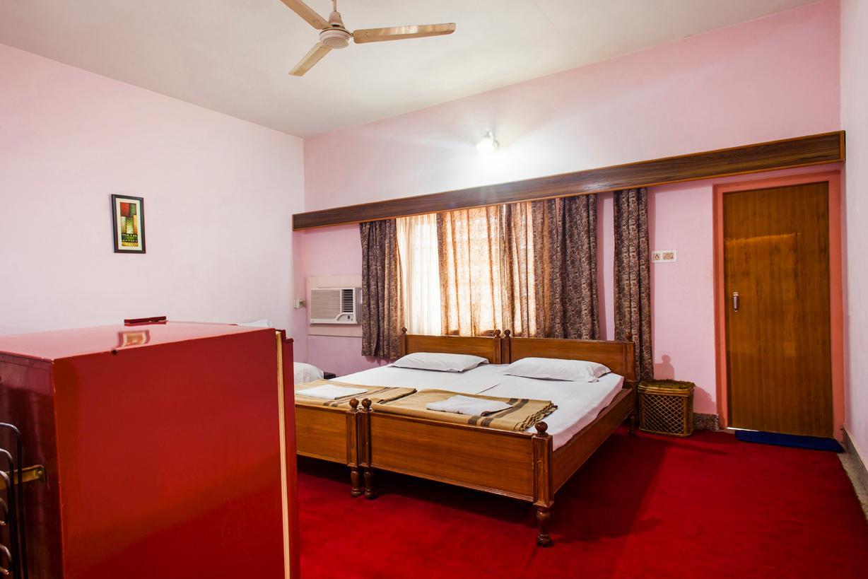 Hotel Padmini Niwas - Tap to explore photos