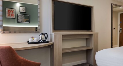 Hampton by Hilton York Room Type - QUEEN ROOM NS