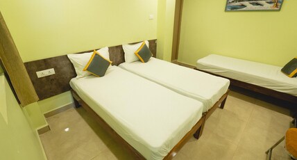 Icon vista hotel Room Type - 3 Beds room(non AC)