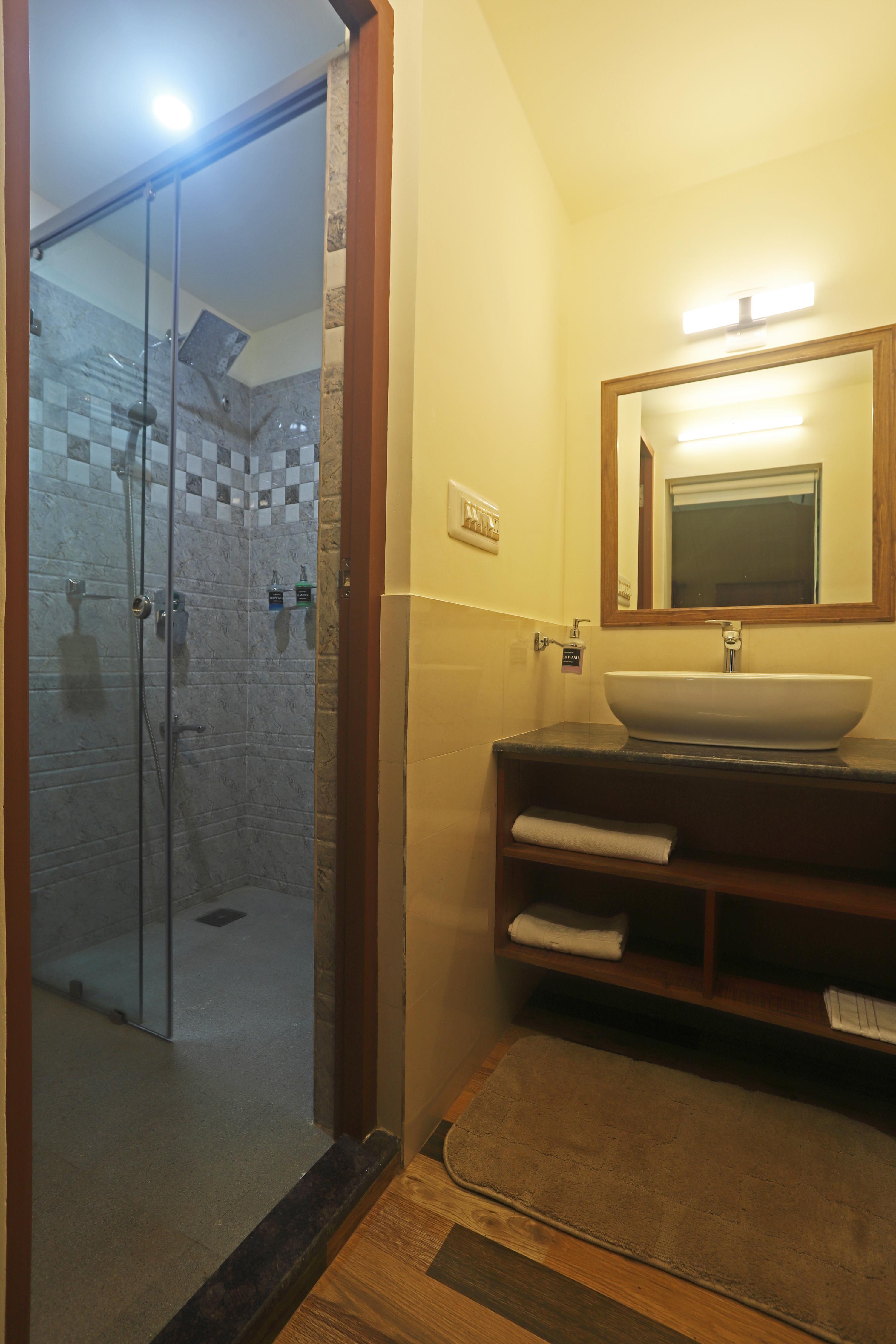 Coffee Courtyard - Tap to explore photos