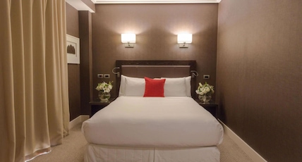 Hilton Queenstown Resort & Spa Room Type - KING LAKE WAKATIPU SUITE Hilton Queenstown Resort & Spa Room Type - KING LAKE WAKATIPU SUITE