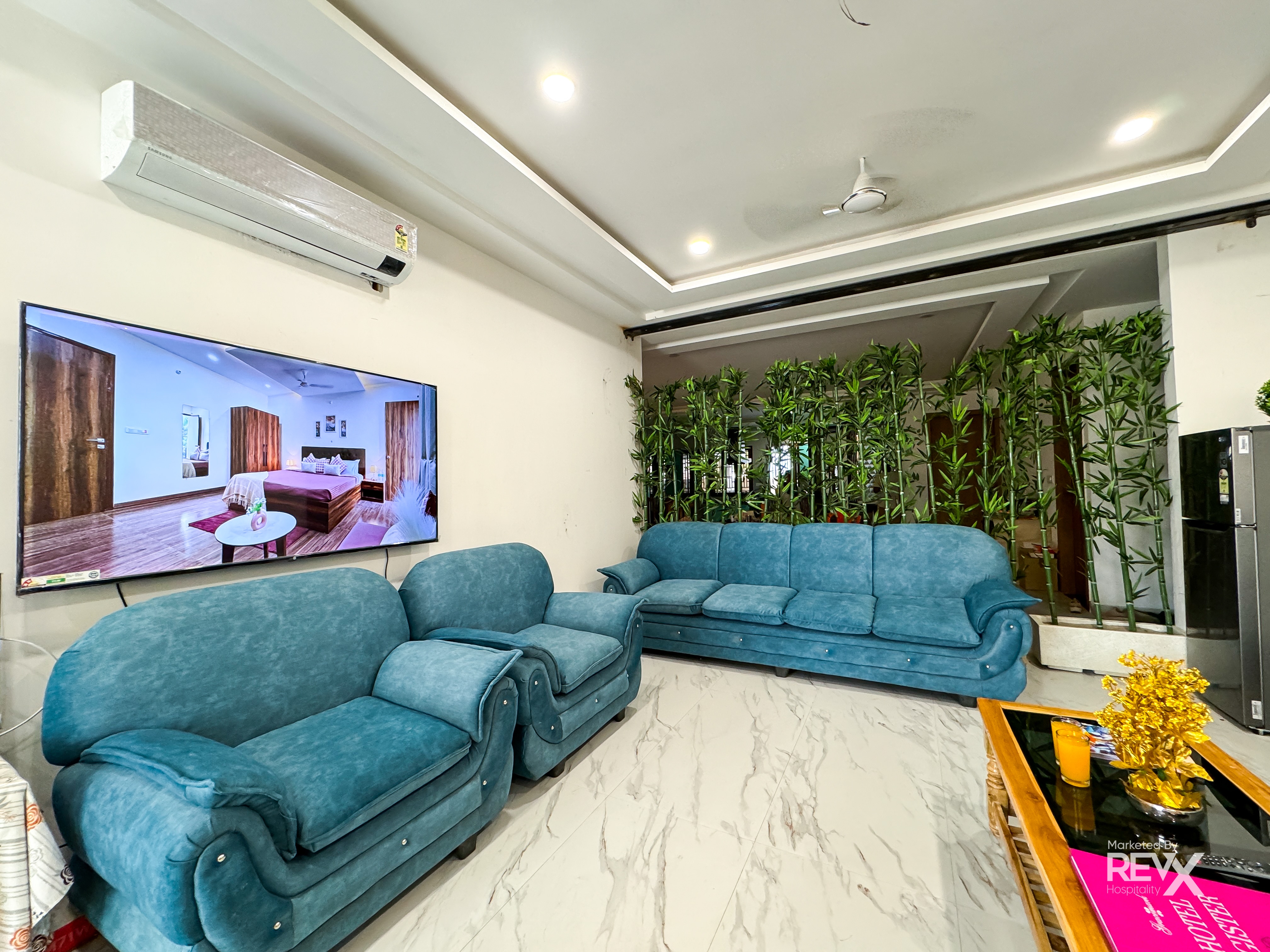 Guru Sadan | A Luxe Stay - Tap to explore photos
