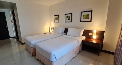 Grand Hotel Pattaya Room Type - Family Double and Twin bed room Grand Hotel Pattaya Room Type - Family Double and Twin bed room