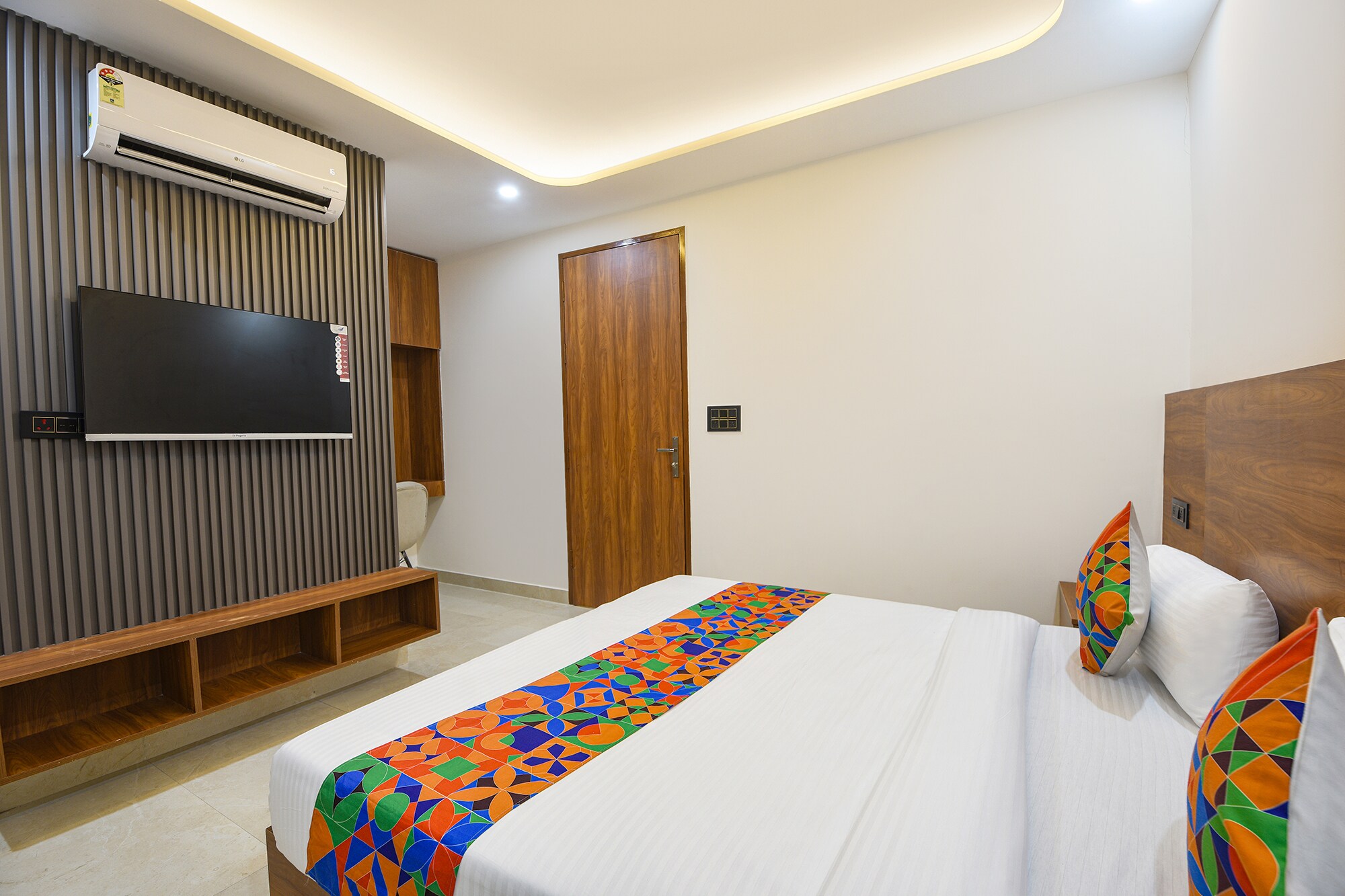 FabHotel Sky I - Tap to explore photos