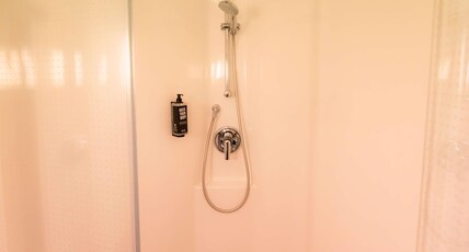 ibis Besan Room Type - Standard Room with one double bed and one single bed