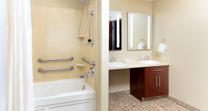 Staybridge Suites LAS VEGAS  Room Type - 1 King 1 Bdrm Ste Comm Mobil Access Tub