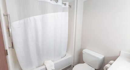 Holiday Inn Express & Suites ARLINGTON NORTH  Room Type - 2 Queen Standard