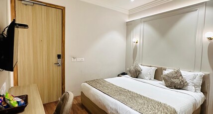 Hotel Euphoria Green 5 minutes from Golden Temple Room Type - Standard Room -Without Window Hotel Euphoria Green 5 minutes from Golden Temple Room Type - Standard Room -Without Window