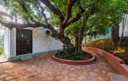 Vishvamitra Kutir (Premium Room With Private Pool & jaccuzi)