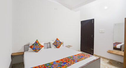 FabHotel Rameshwaram Palace Room Type - Deluxe Room