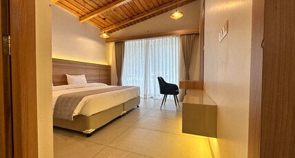 Angel Pink Resort With A River Access Room Type - Suite Room With Balcony  River & Mountain View