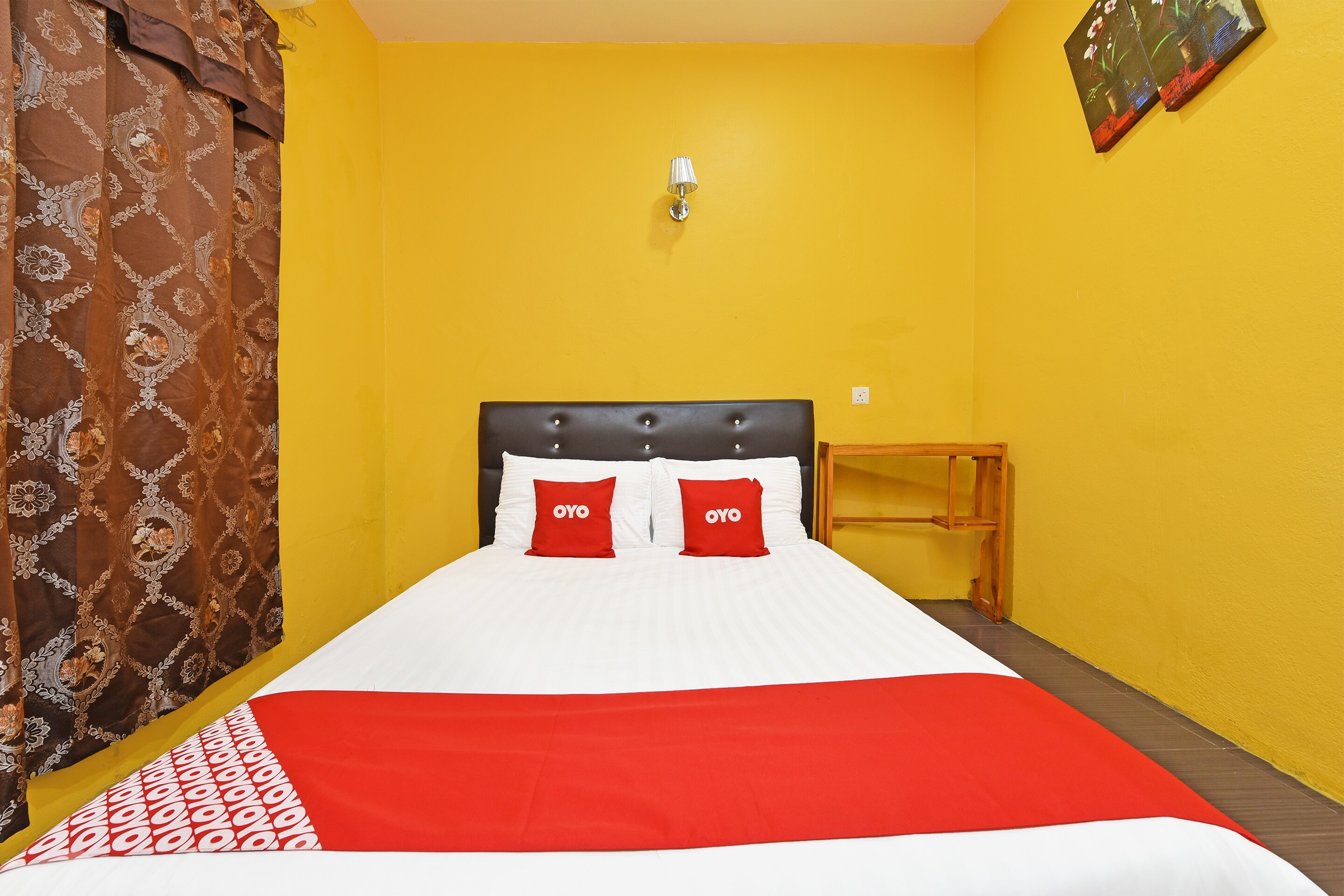 Hotel O Awan Biru Motel - Tap to explore photos