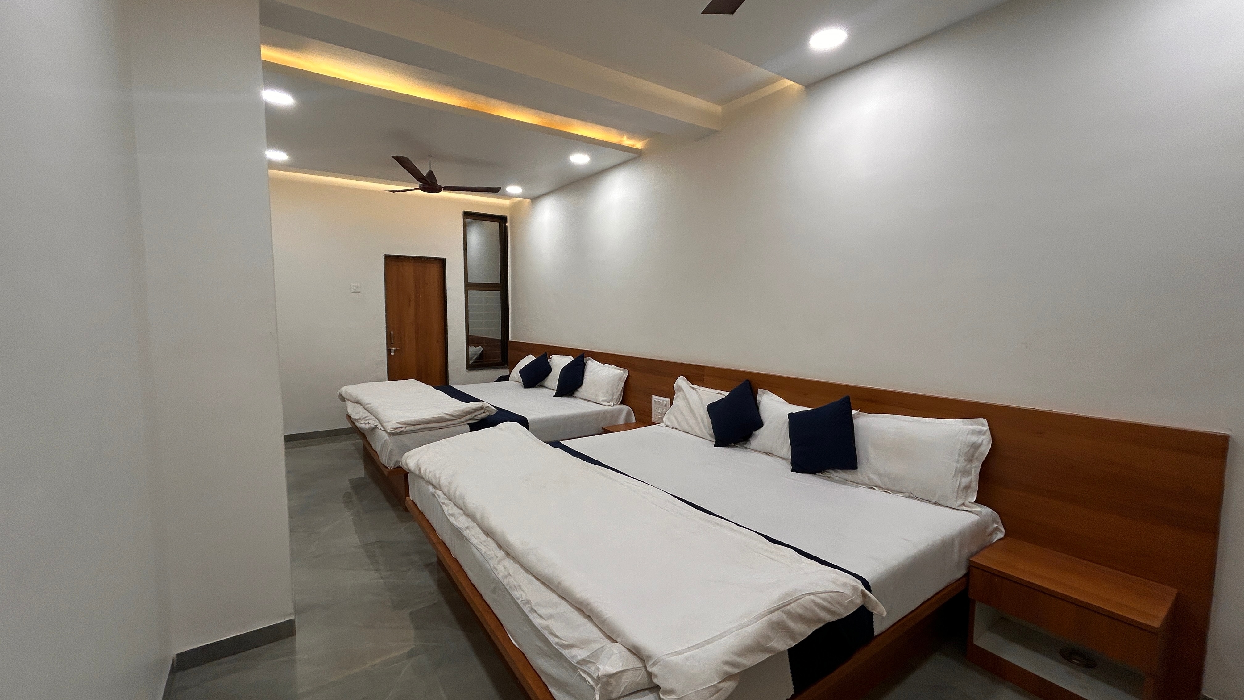 Hotel Shankara Hill's - Tap to explore photos