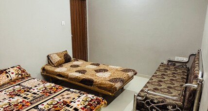 Jay Dwarkadhish Homestay | 800m from Dwarkadhish Temple Room Type - Deluxe 101 AC