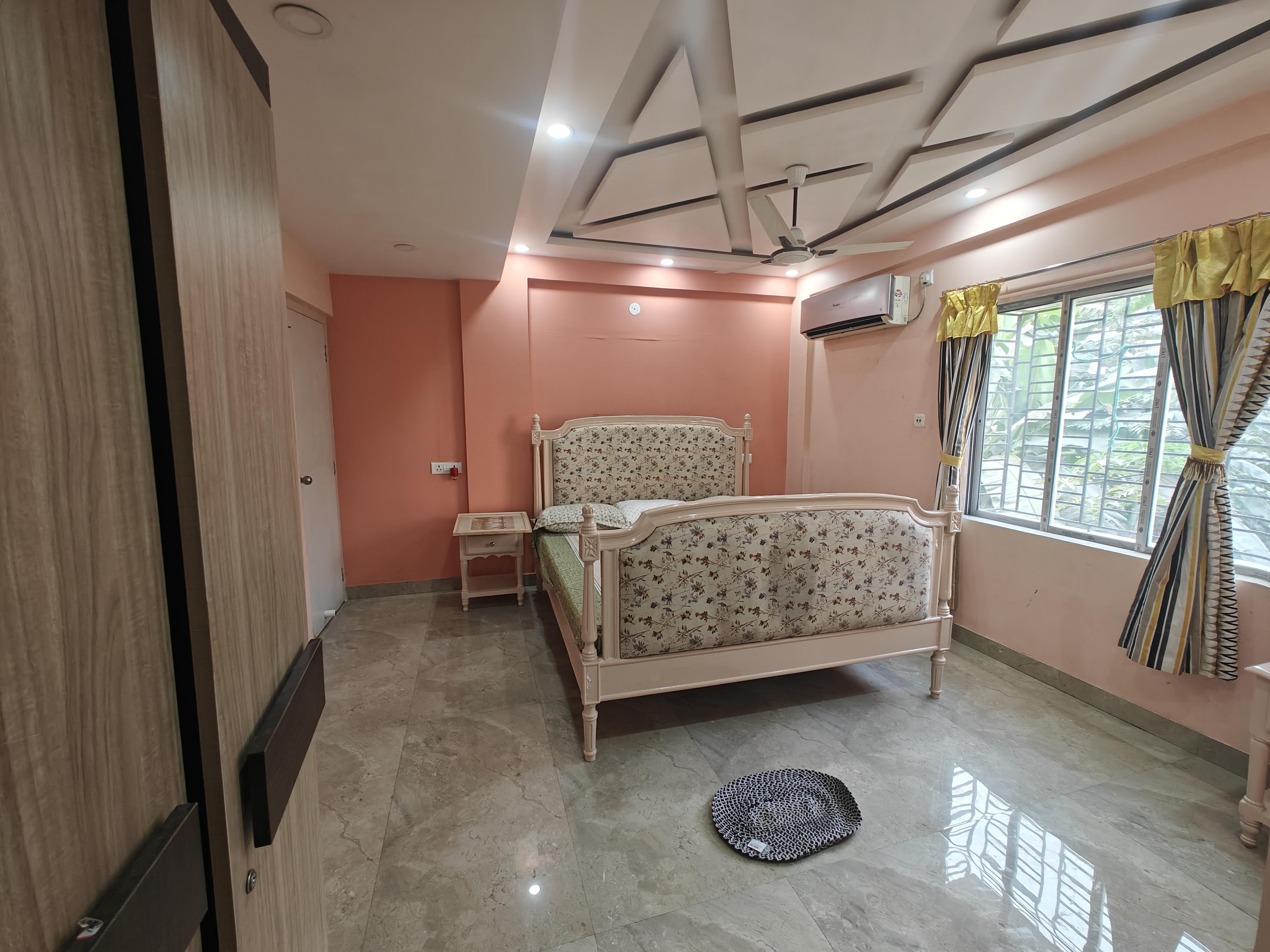 4 Bhk fully furnished flat with Kitchen - Tap to explore photos