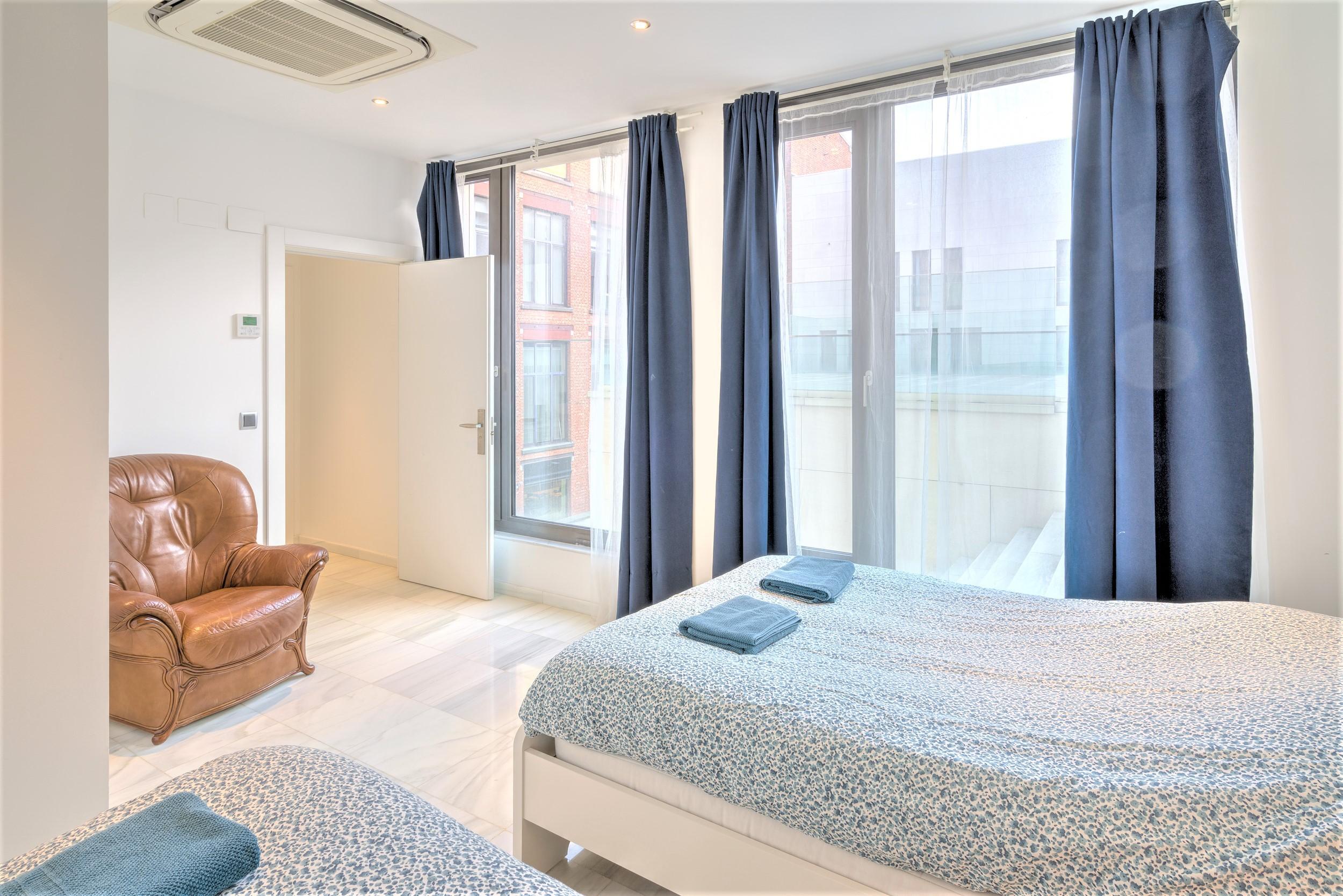1-bedroom lodge stay in Antwerp - Tap to explore photos