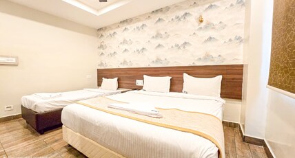 HOTEL PARK KRISHNA (SRI BALAAJI HOSPITALITY) Room Type - Deluxe Triple Room AC