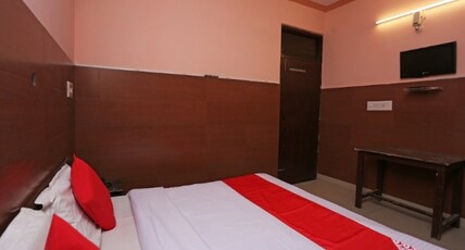 HOTEL BOMBAY CENTRAL Room Type - Deluxe Non AC