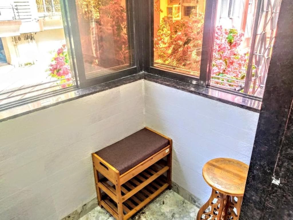 Cozy Furnished Apartment One Block From The Ocean - Tap to explore photos