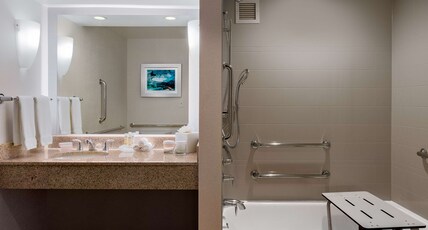Homewood Suites by Hilton-Seattle-Downtown, WA Room Type - 1KG MOB ACC W TUB STE NSMK