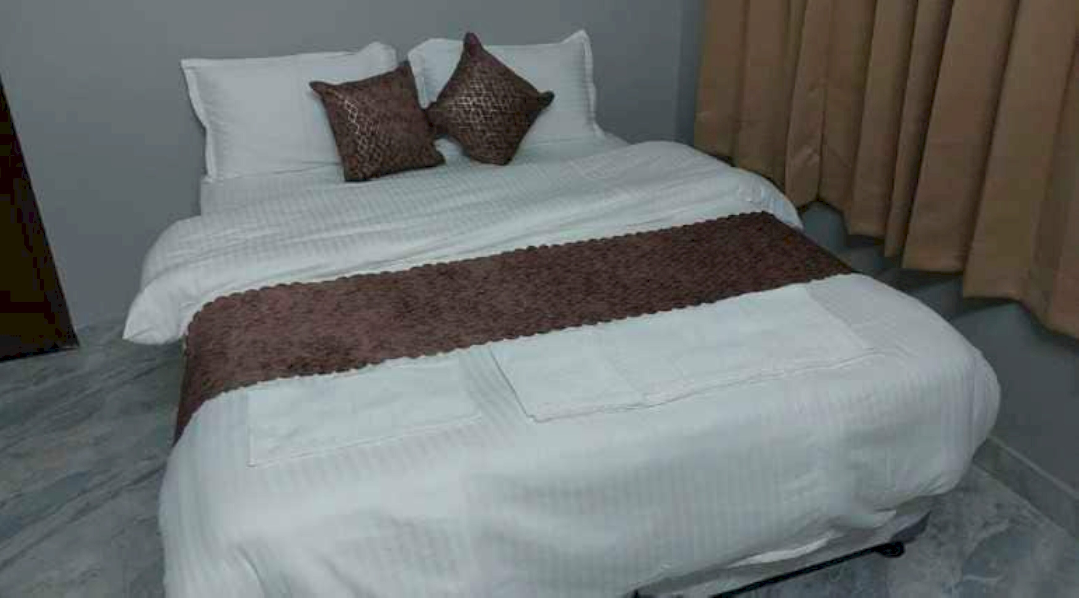 Hotel O Sai Dham Ayodhya - Tap to explore photos