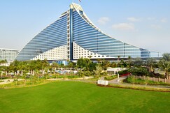 Jumeirah Beach Hotel Dubai