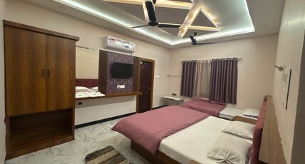 Shree trilokeshwar guest house Room Type - Bedroom 5