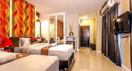 The Aim Sathorn Hotel Room Type - Deluxe Room, Balcony