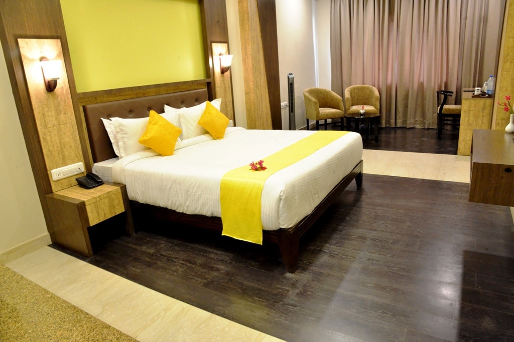 Hotel Rajwara Palace - Tap to explore photos