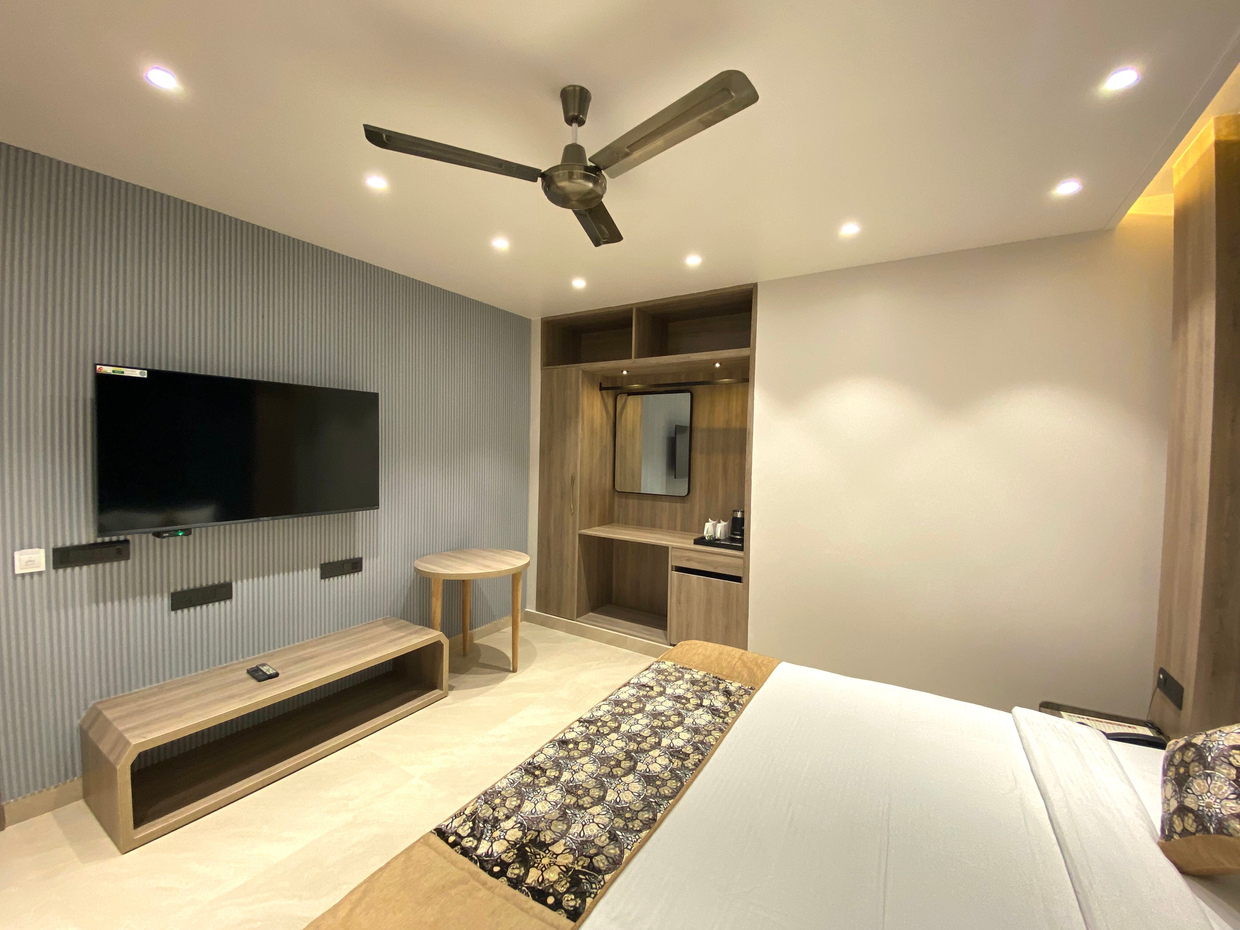 Hotel Pals Inn, Patel Nagar - Tap to explore photos