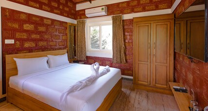 Aara Jungle Resort Room Type - Deluxe Room