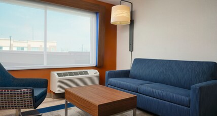 Holiday Inn Express & Suites Lockport, an IHG Hotel Room Type - 1 King Bed Suite Comm Accessible