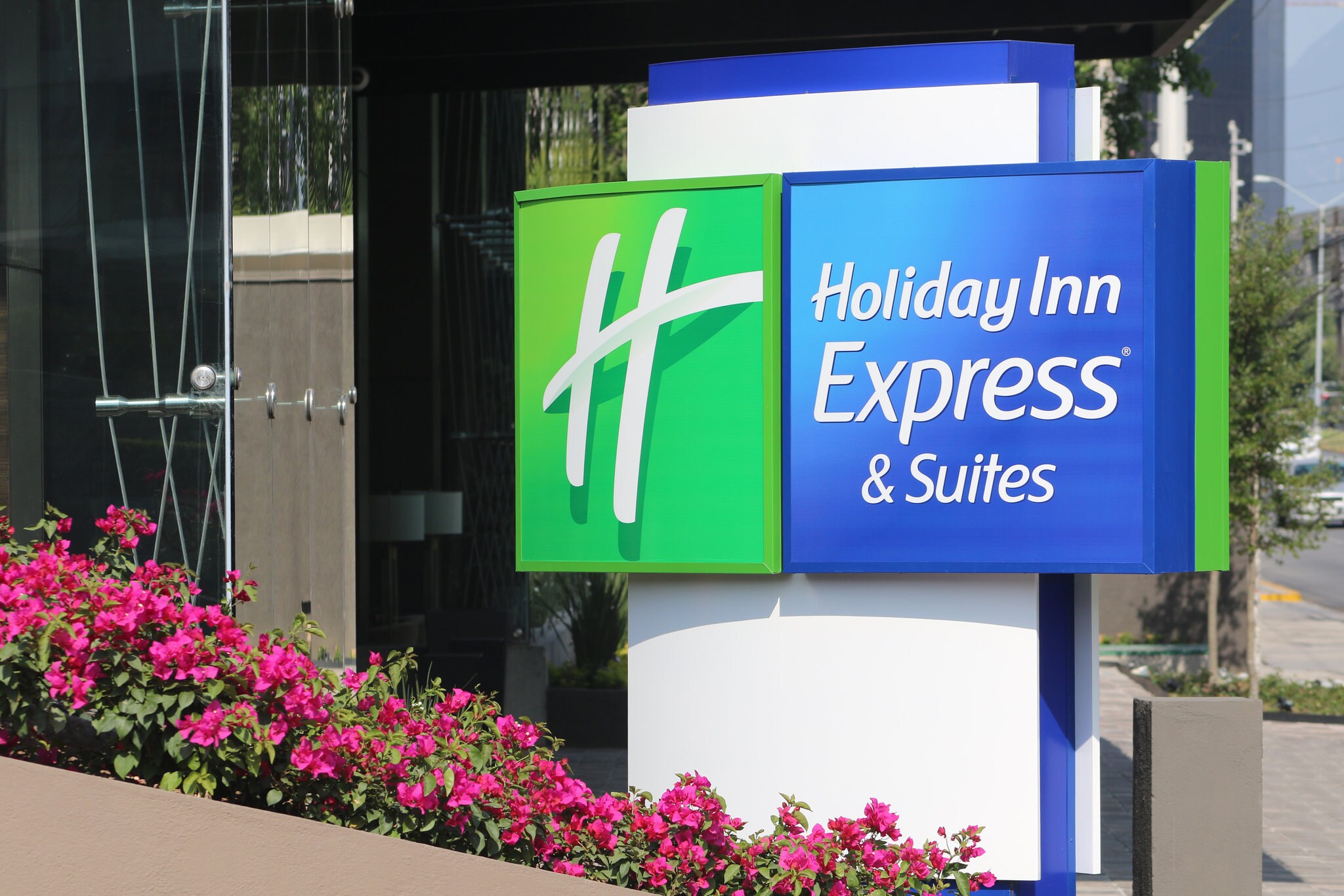 Holiday Inn Express & Suites Monterrey Valle, an IHG Hotel - Tap to explore photos