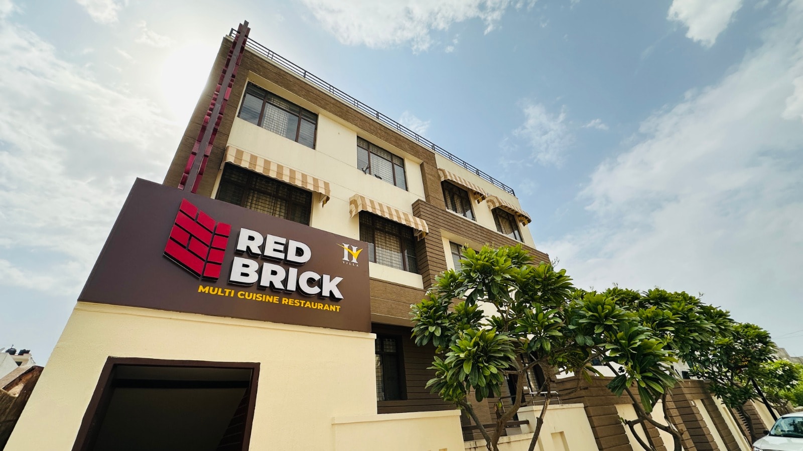 HOTEL HARI VILLA - Tap to explore photos