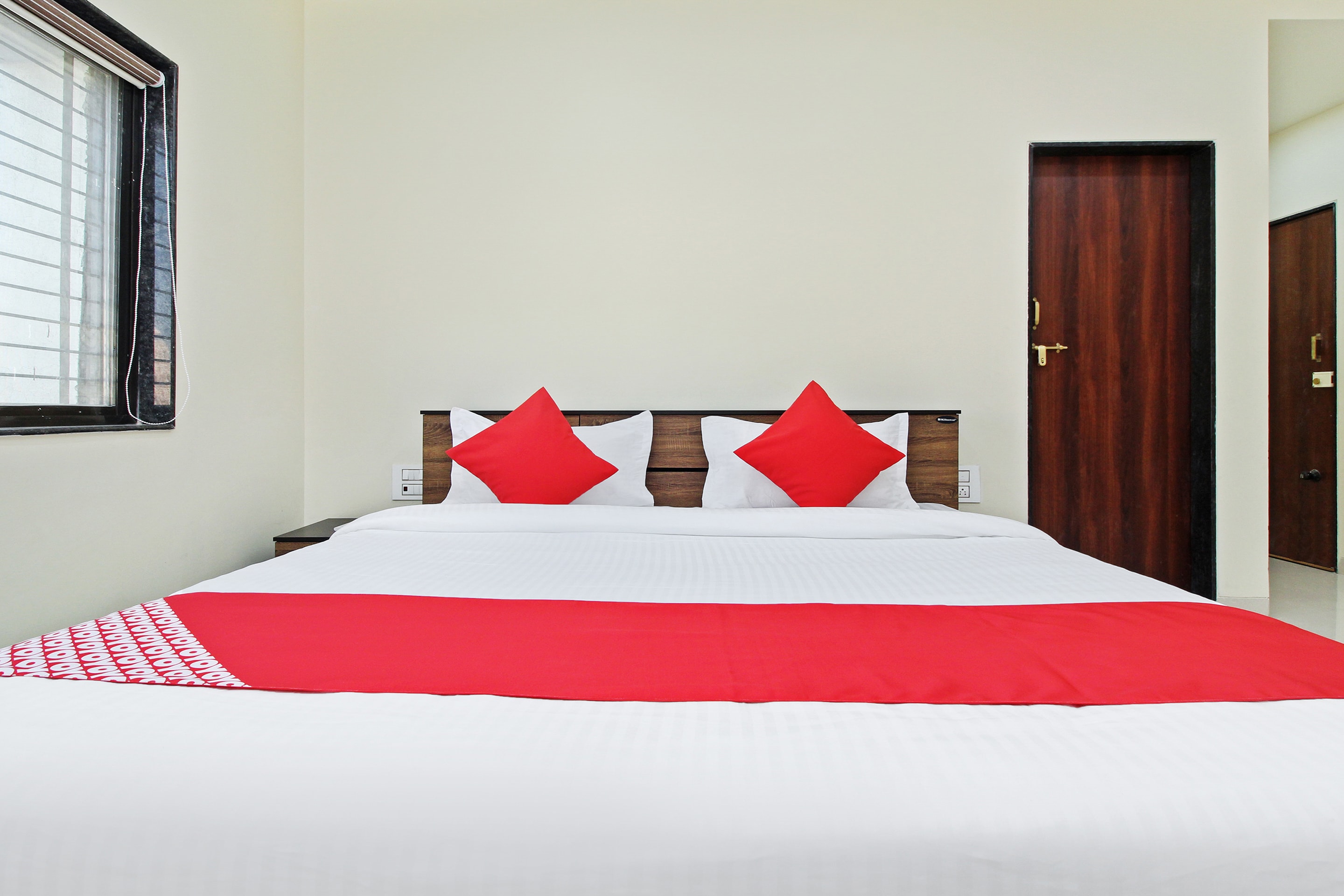Hotel O Shiv Shahi The Leaf Lodging - Tap to explore photos
