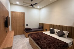 Krishnam Home Stay & Rooms